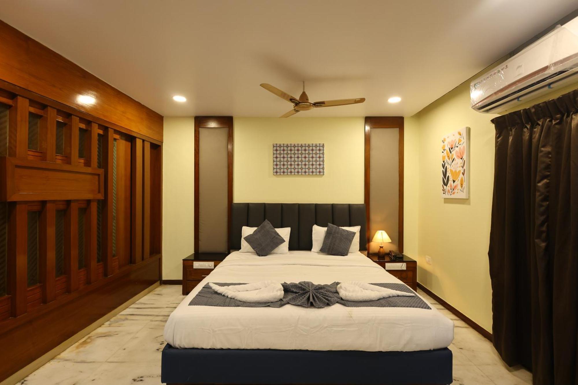Hotel Lj Dadi'S Grand Visakhapatnam Esterno foto