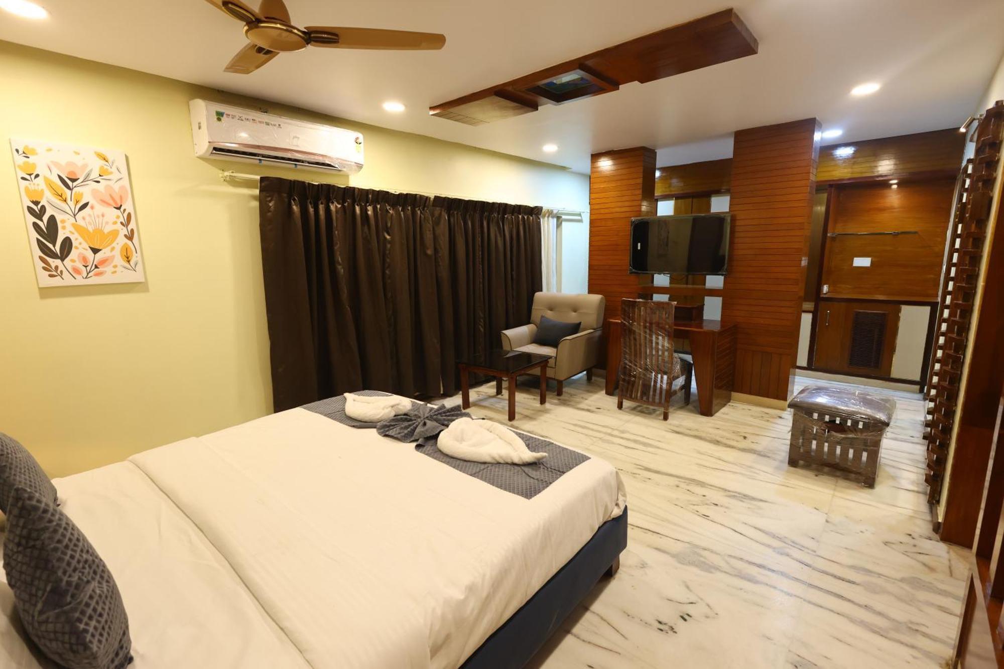 Hotel Lj Dadi'S Grand Visakhapatnam Esterno foto