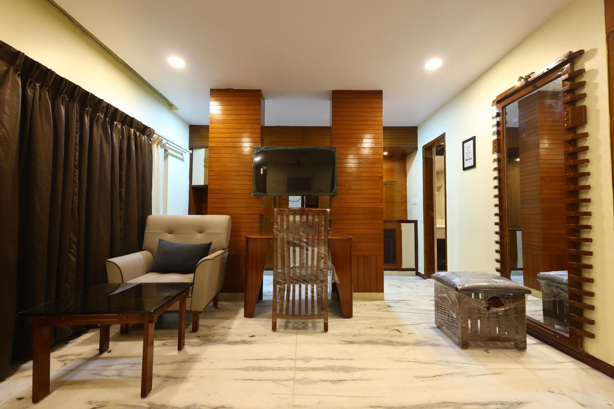 Hotel Lj Dadi'S Grand Visakhapatnam Esterno foto