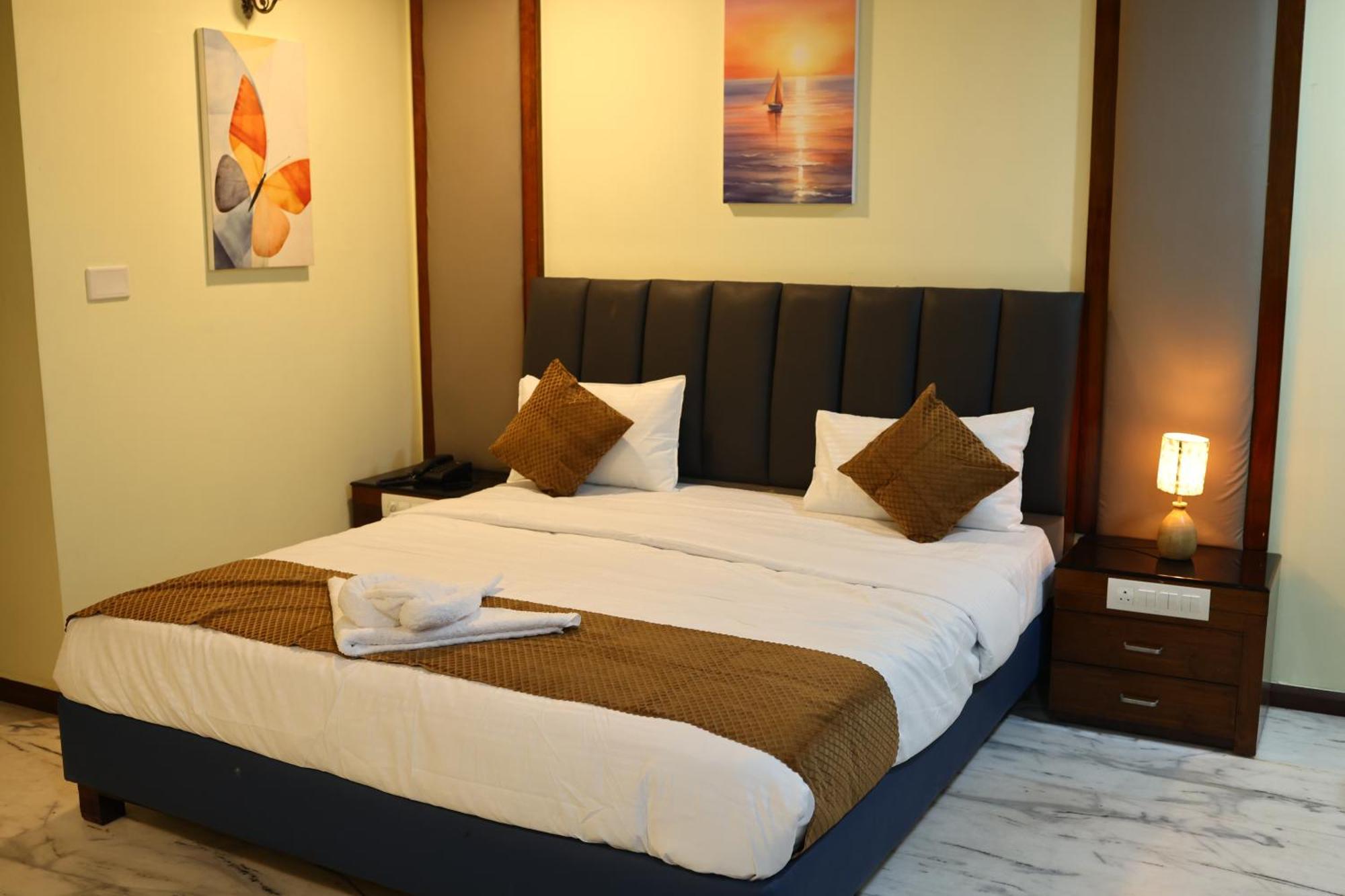 Hotel Lj Dadi'S Grand Visakhapatnam Esterno foto