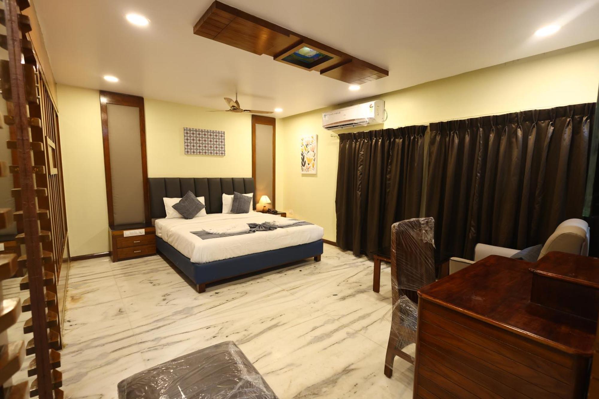 Hotel Lj Dadi'S Grand Visakhapatnam Esterno foto