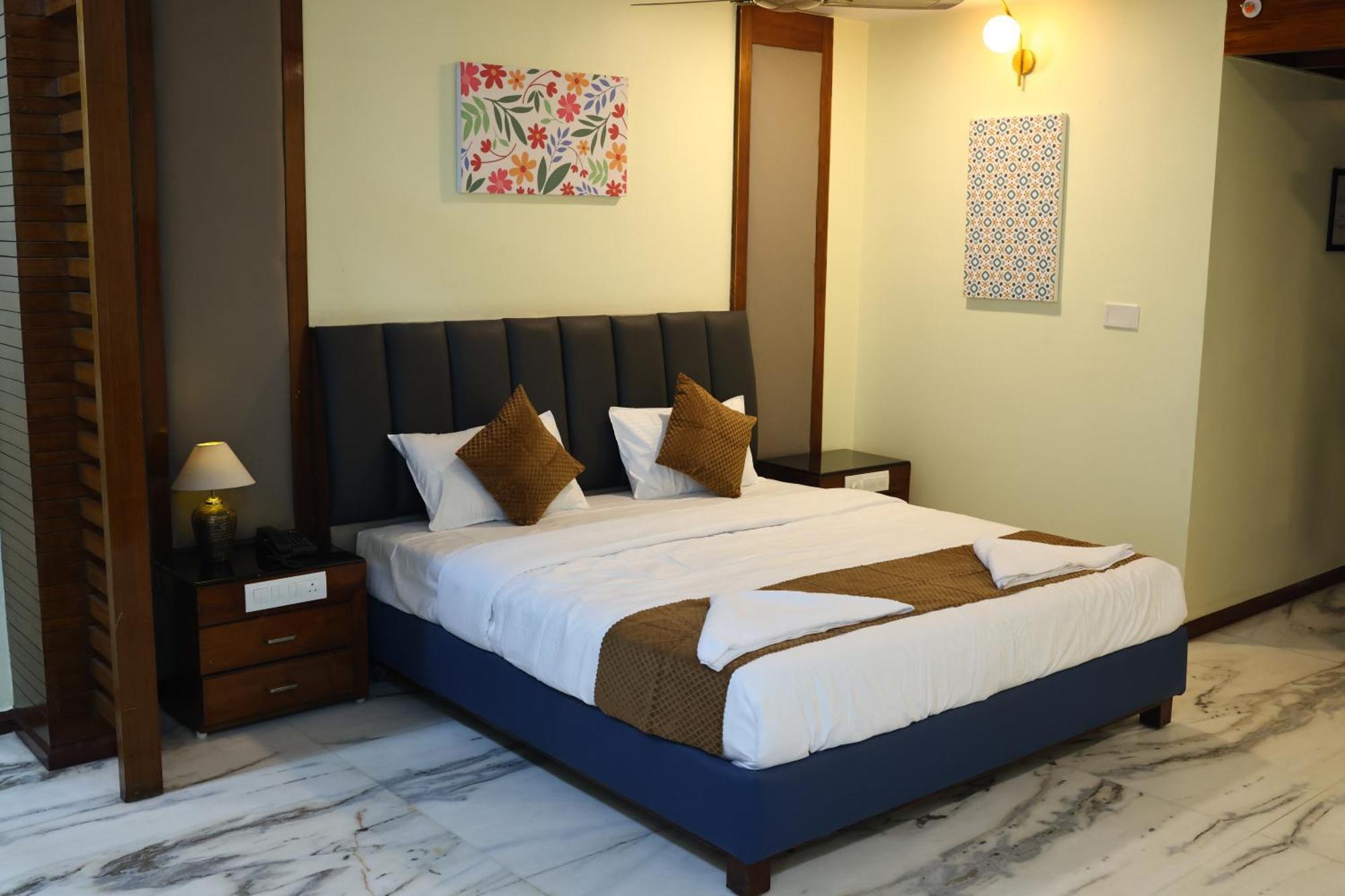 Hotel Lj Dadi'S Grand Visakhapatnam Esterno foto