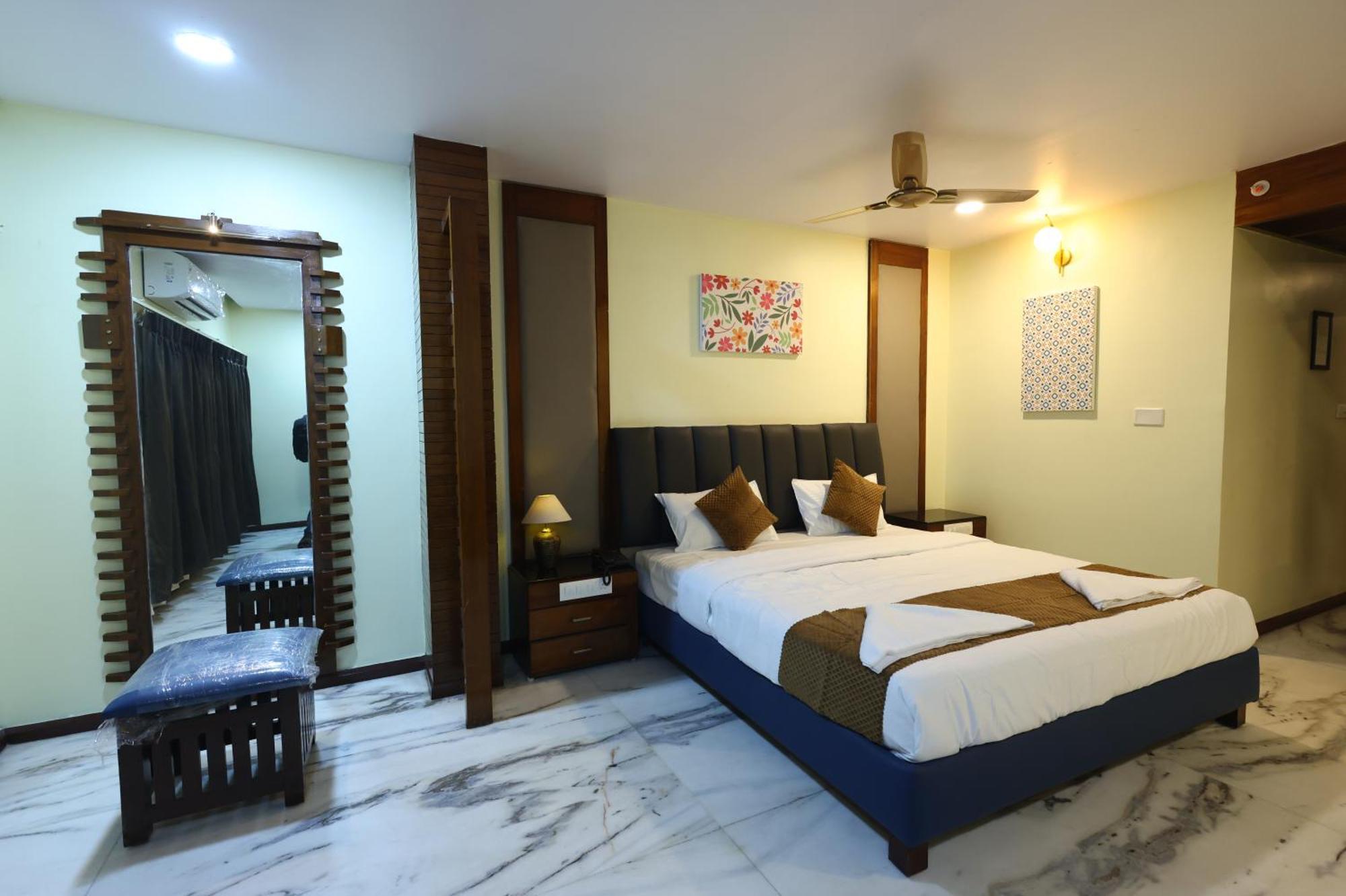 Hotel Lj Dadi'S Grand Visakhapatnam Esterno foto