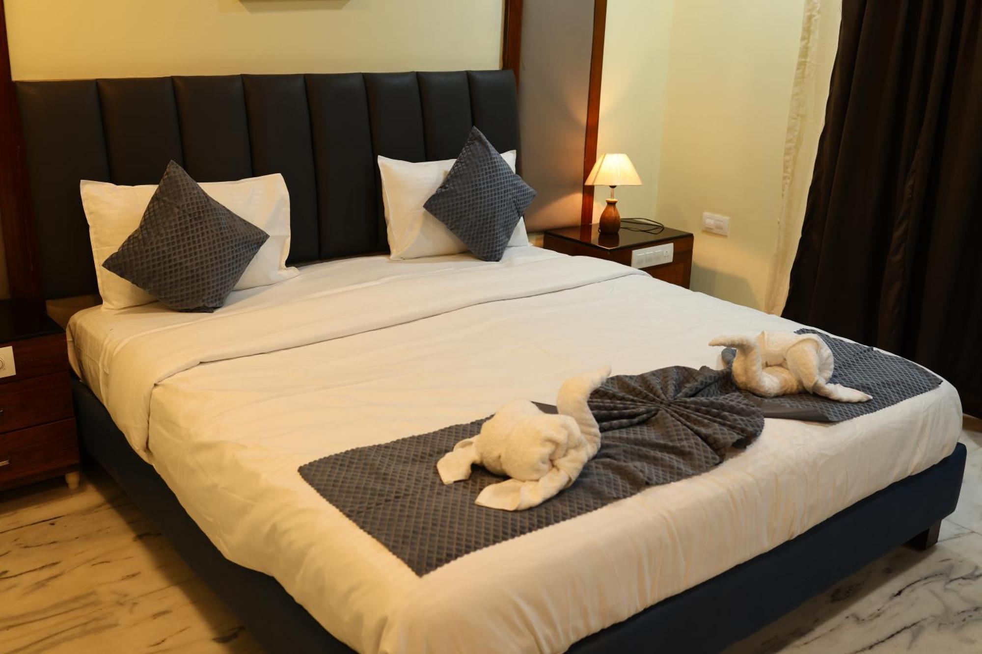 Hotel Lj Dadi'S Grand Visakhapatnam Esterno foto