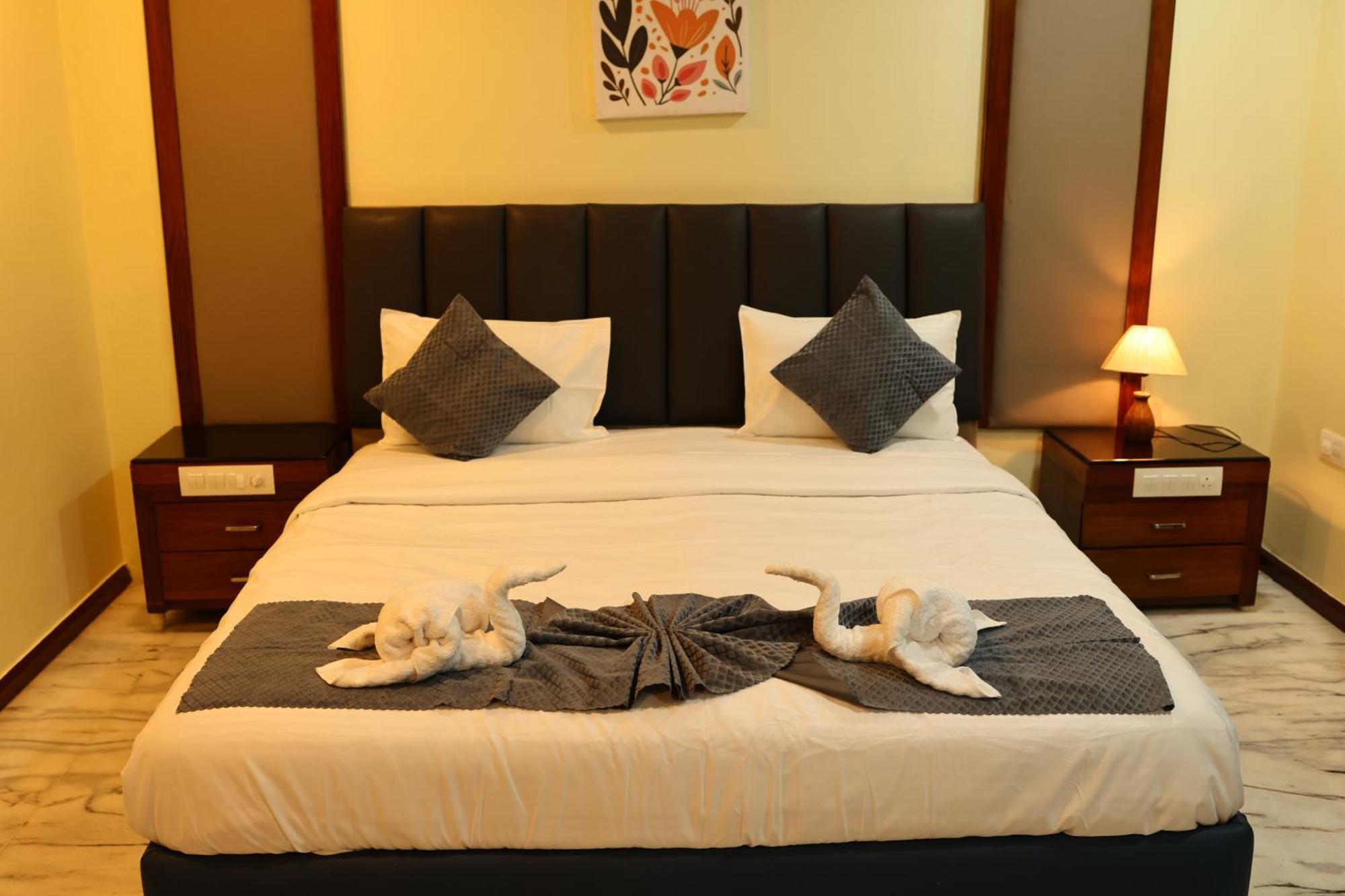 Hotel Lj Dadi'S Grand Visakhapatnam Esterno foto