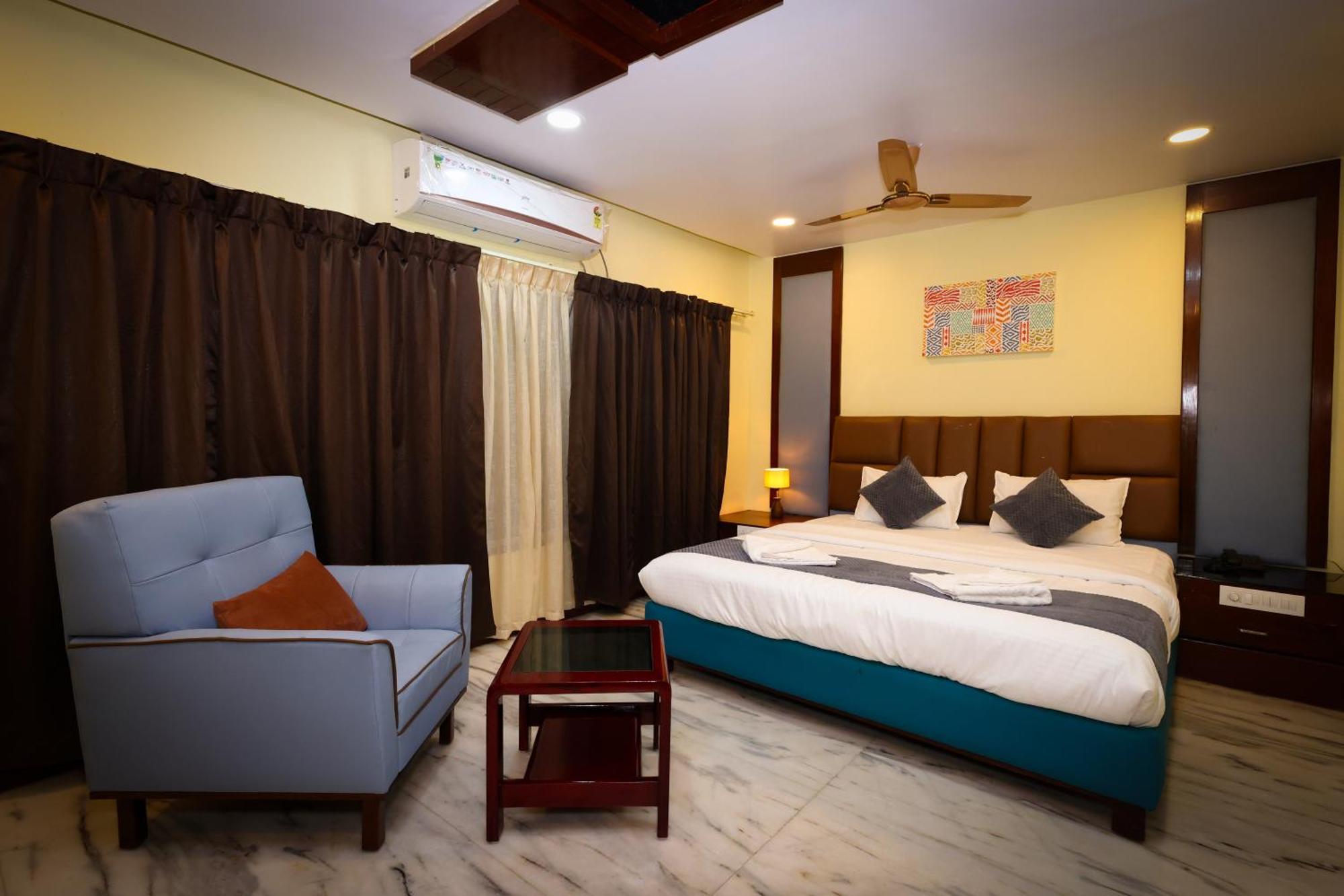 Hotel Lj Dadi'S Grand Visakhapatnam Esterno foto