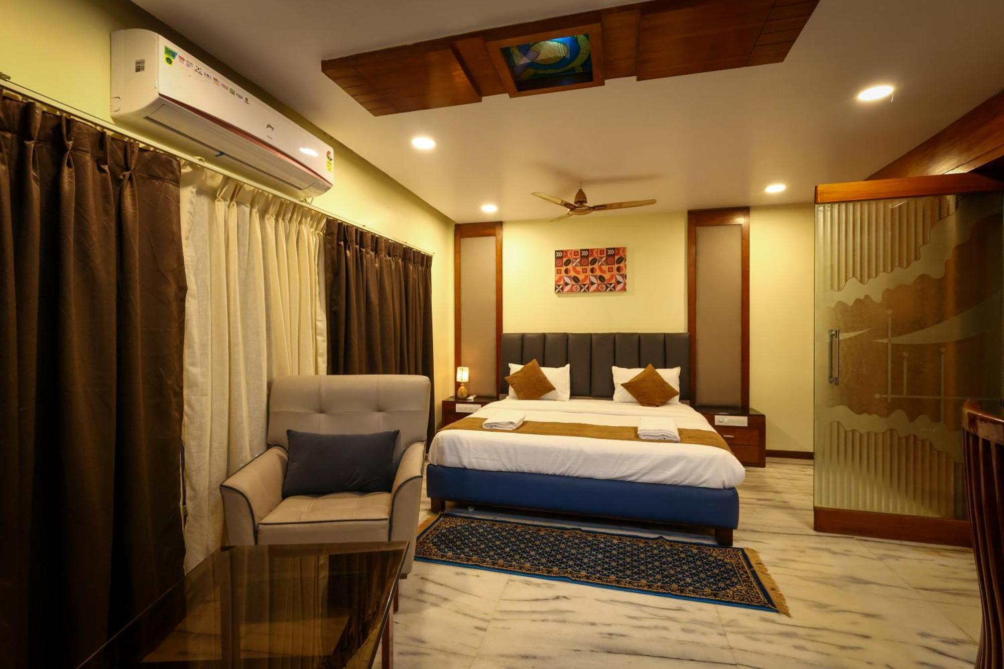 Hotel Lj Dadi'S Grand Visakhapatnam Esterno foto