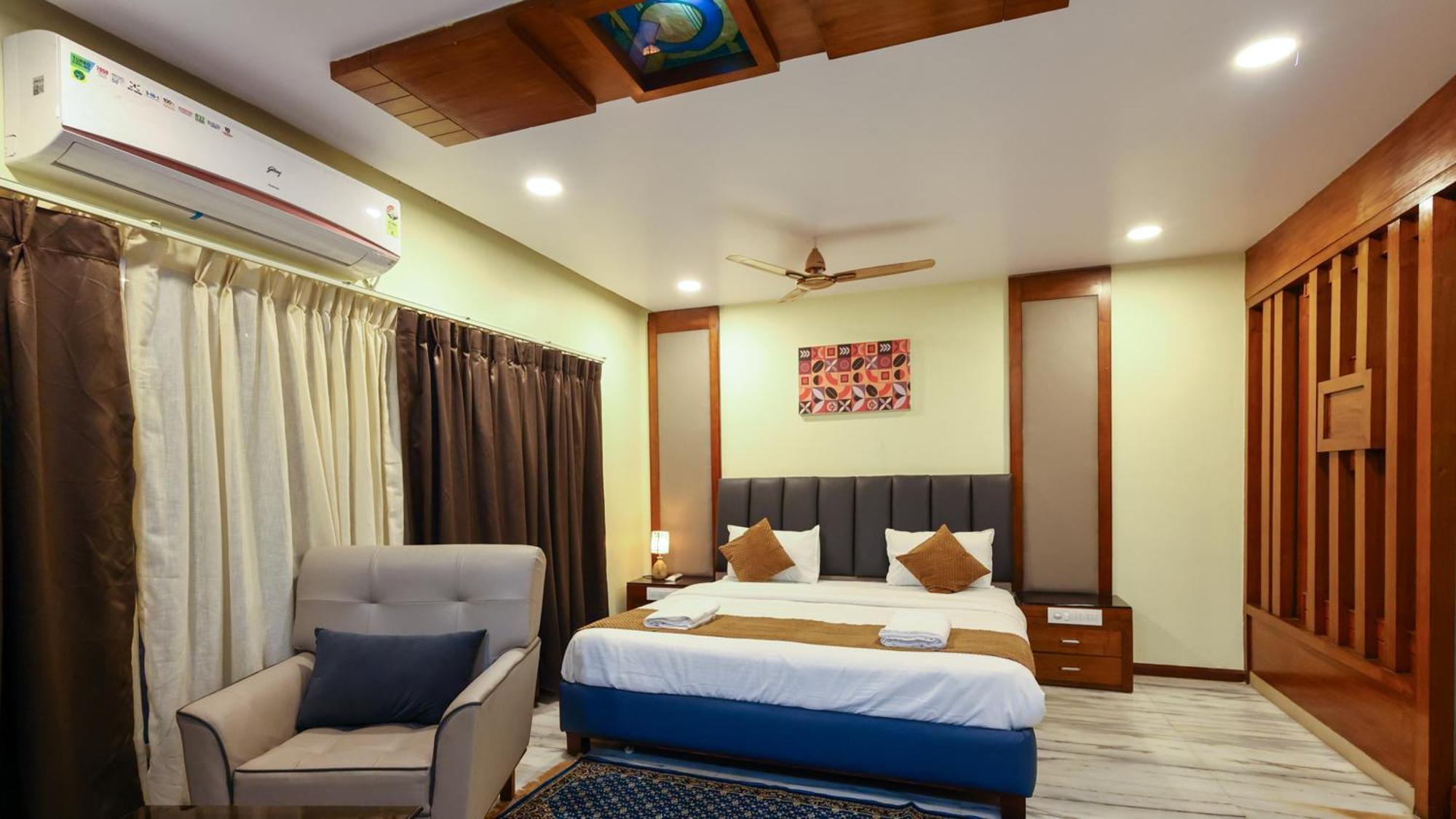 Hotel Lj Dadi'S Grand Visakhapatnam Esterno foto